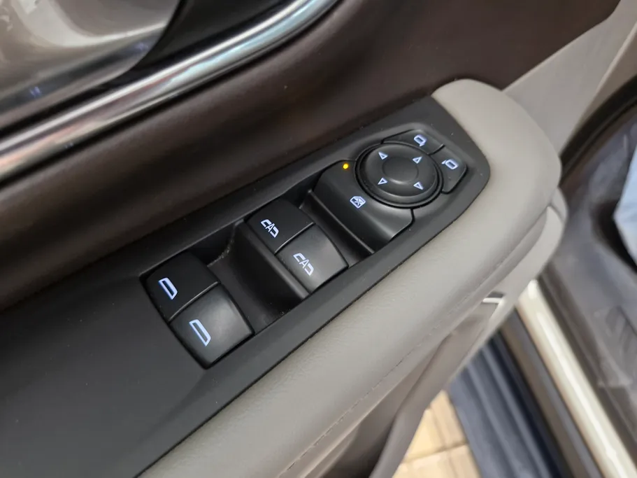 جي إم سي  يوكن SLE 2023 