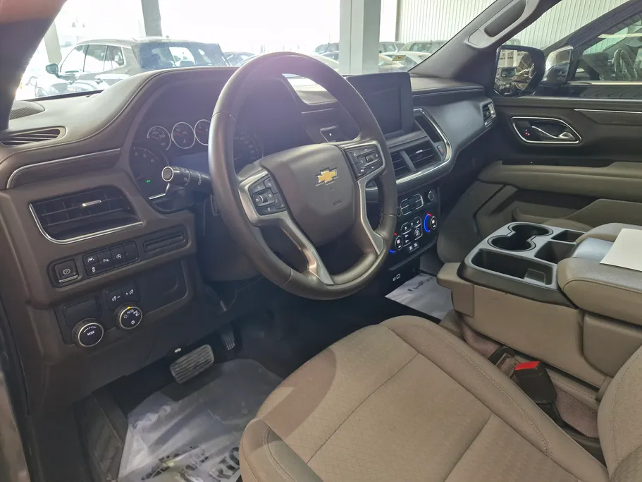 2023 Chevrolet Suburban LS 