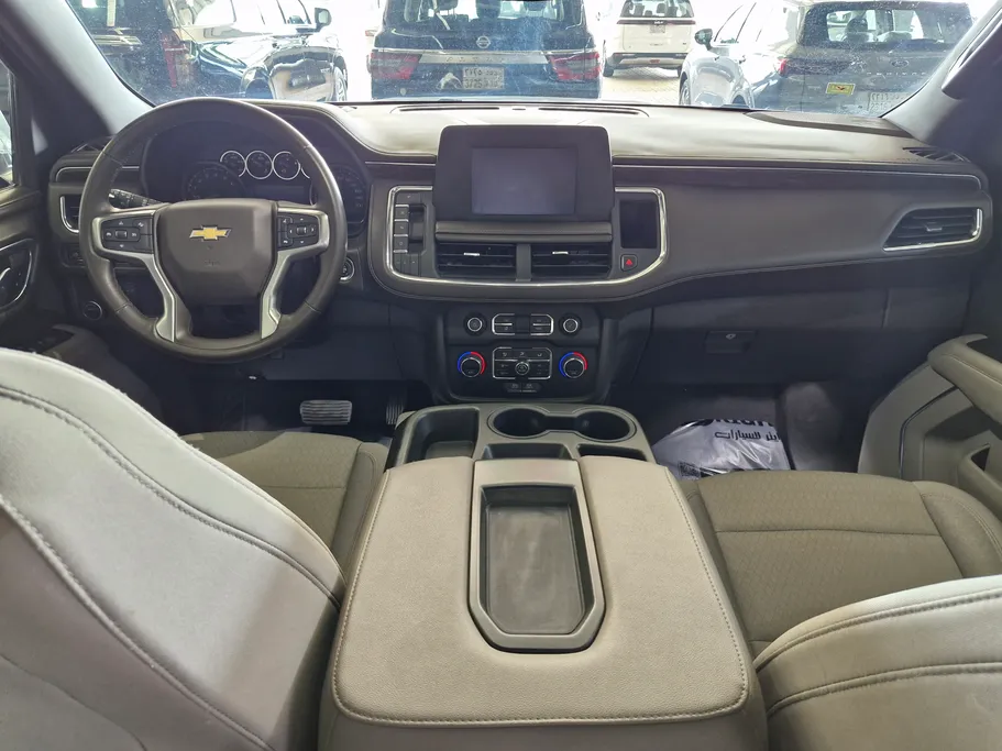 2023 Chevrolet Suburban LS 