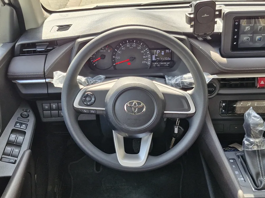 2024 Toyota Yaris  Y