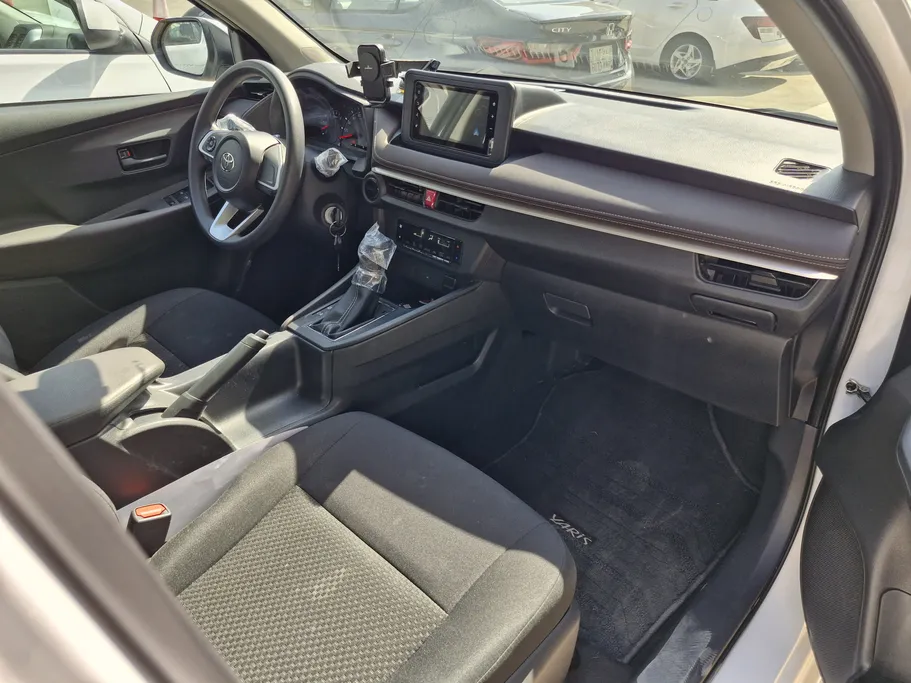 2024 Toyota Yaris  Y