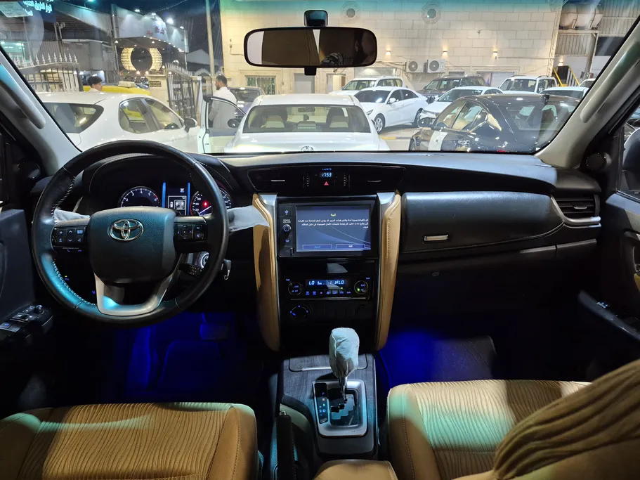 2023 Toyota Fortuner VX 