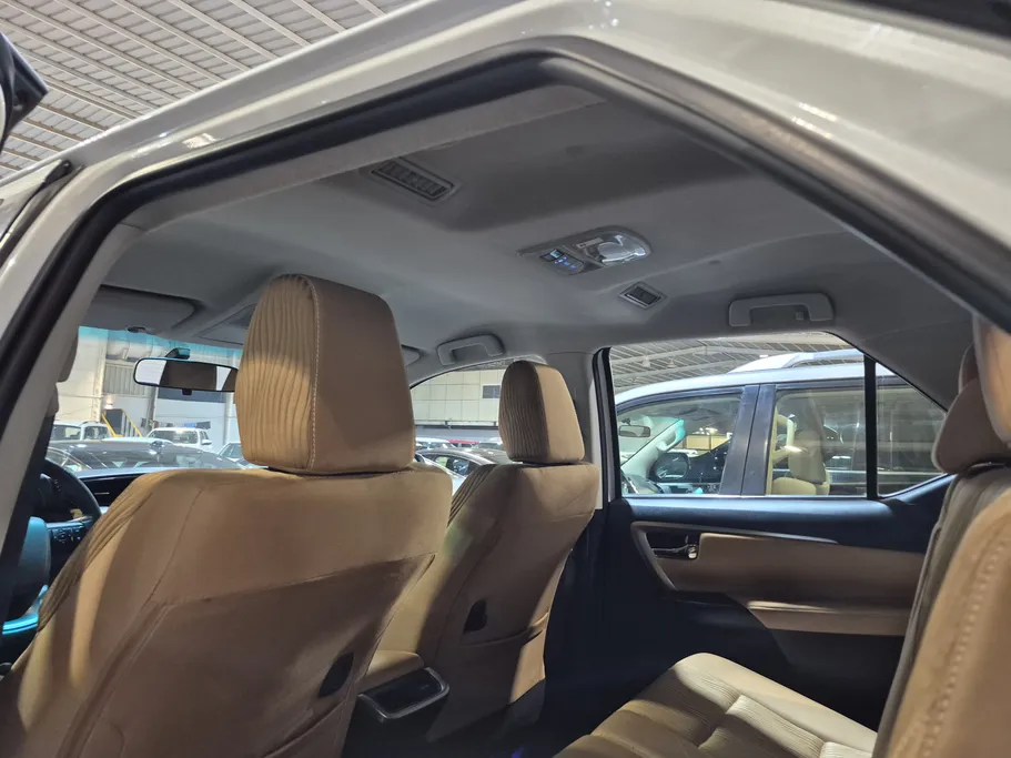 2023 Toyota Fortuner VX 