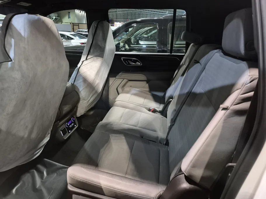 2021 Chevrolet Suburban LS 