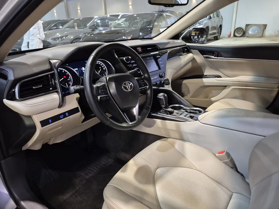 تويوتا كامري Limited 2020 