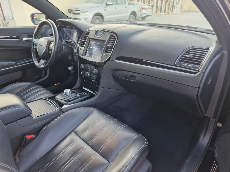 كرايسلر 300 S 2022 
