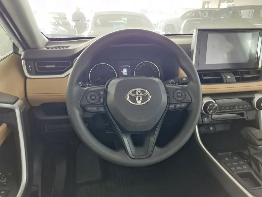 2025 Toyota RAV4 XLE 