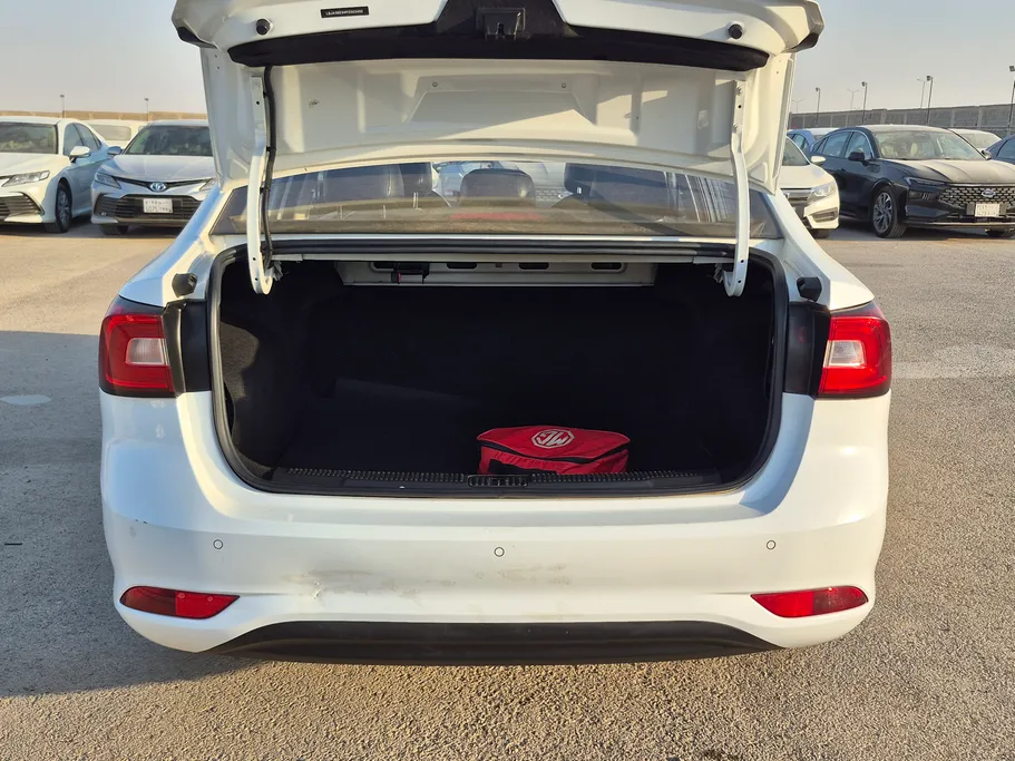 2023 MG 5 LUX 
