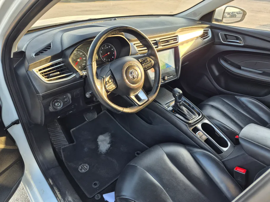 2023 MG 5 LUX 