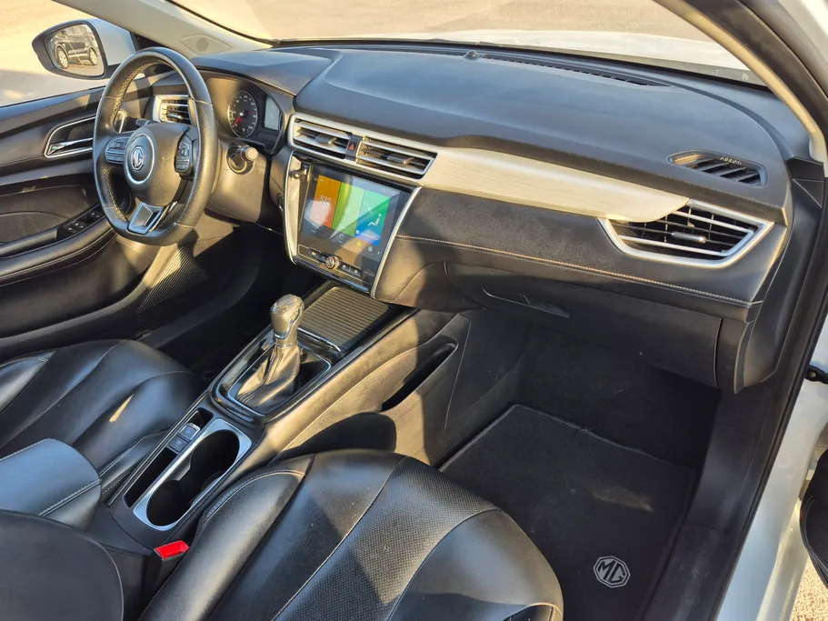 2023 MG 5 LUX 