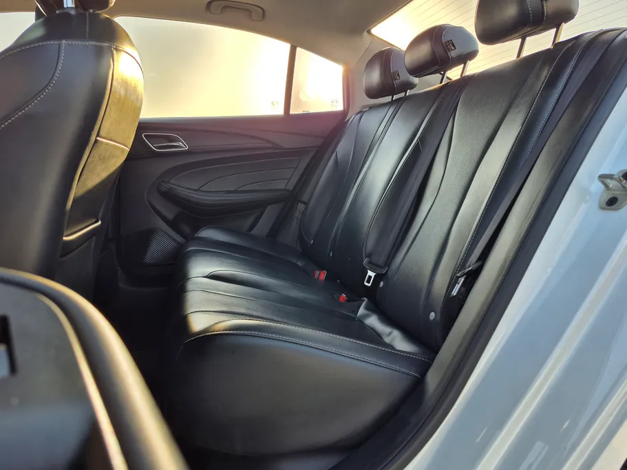 2023 MG 5 LUX 