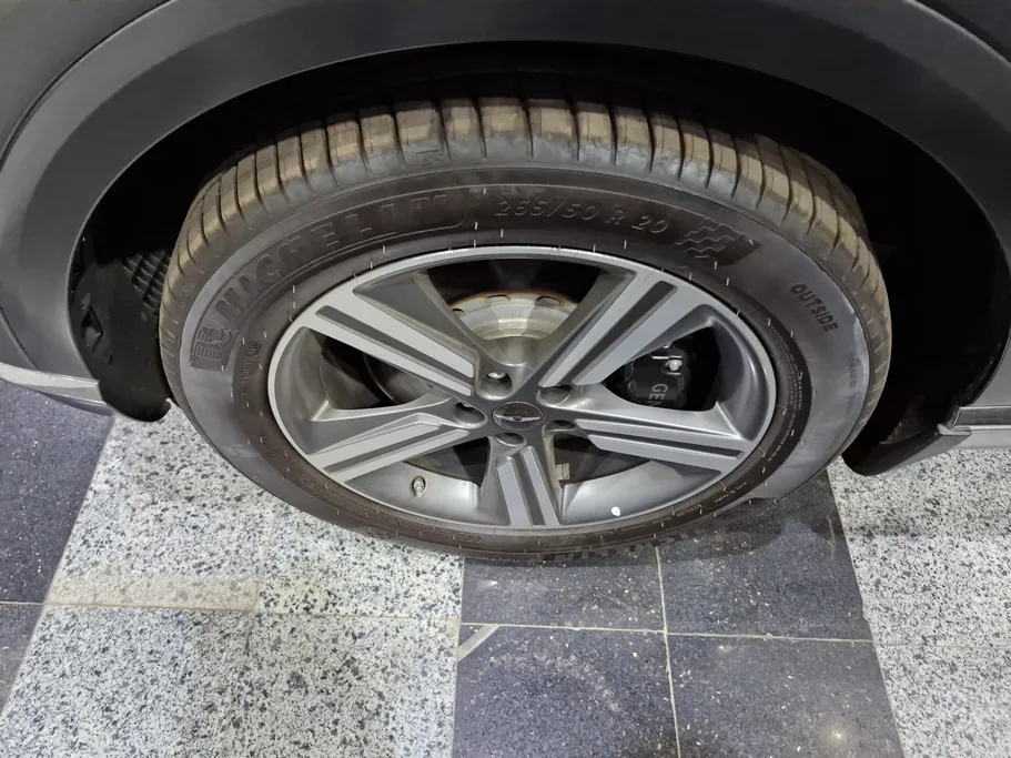 2025 Genesis GV80 Premium