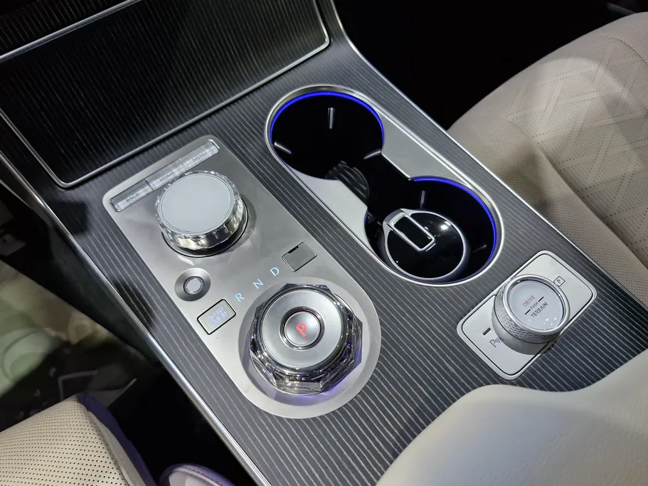 2025 Genesis GV80 Premium