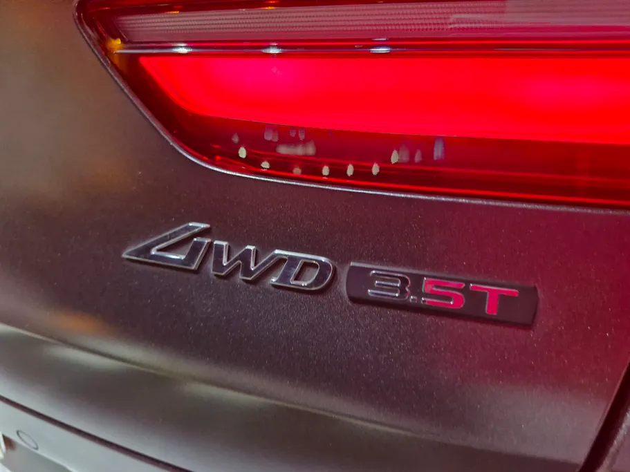 2025 Genesis GV80 Premium
