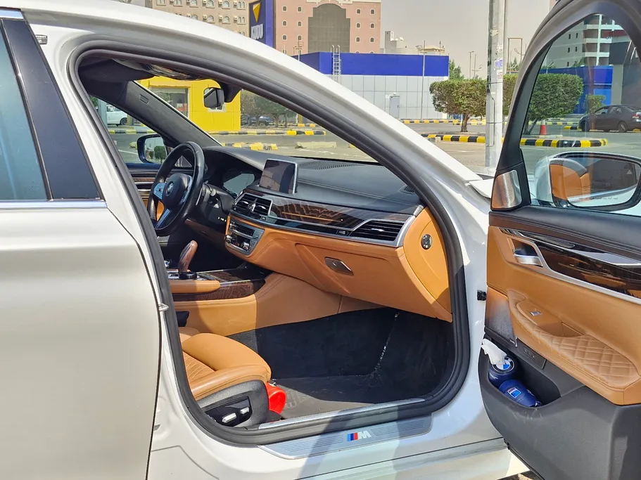 2020 BMW 7 Series 740Li 