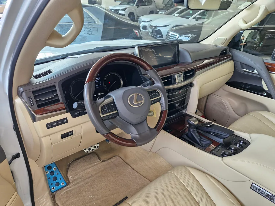 2021 Lexus LX 570 S