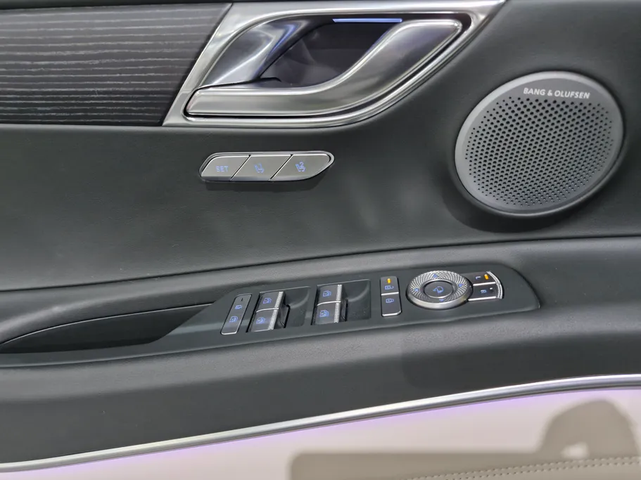 2025 Genesis GV80 Premium