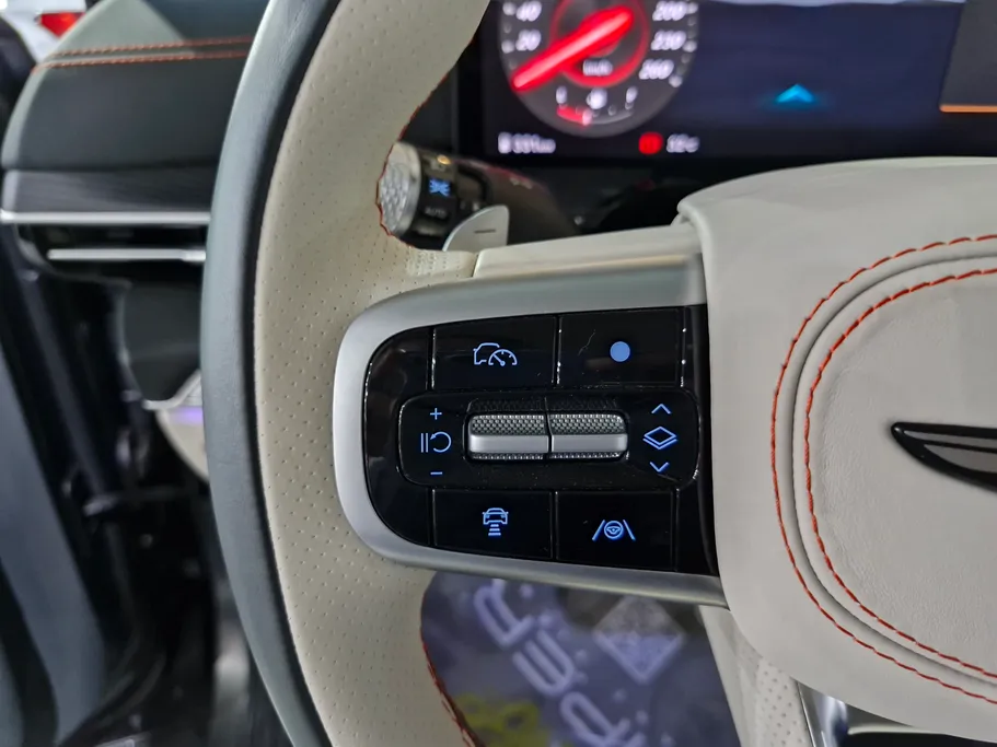 2025 Genesis GV80 Premium