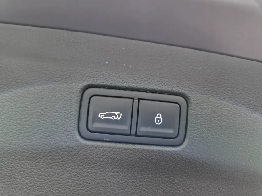 2025 Genesis GV80 Premium