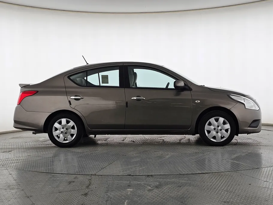 2022 Nissan Sunny SV 