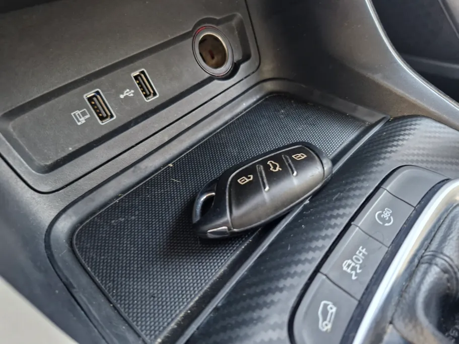 2023 MG ZS LUX