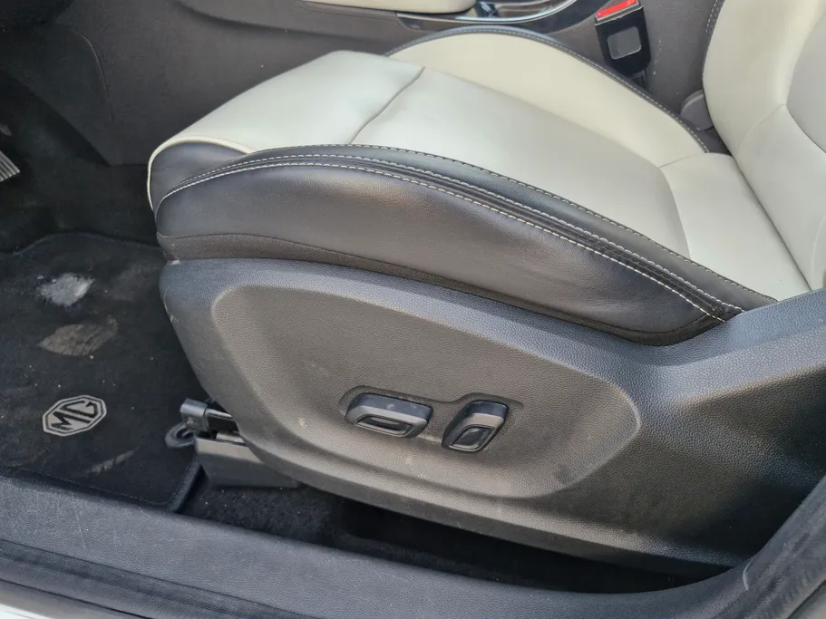 2023 MG ZS LUX