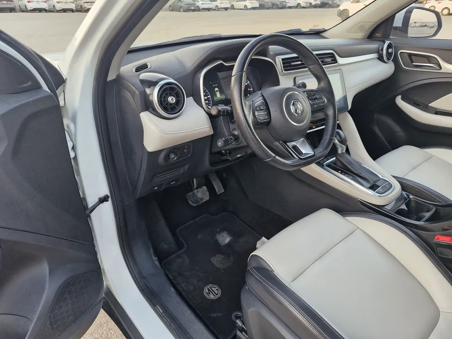 2023 MG ZS LUX
