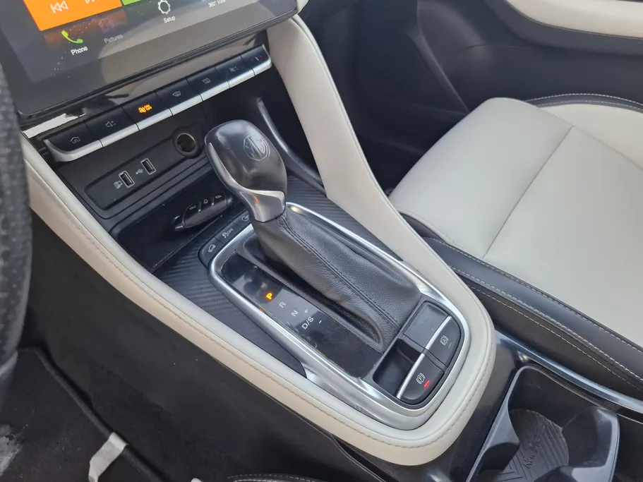 2023 MG ZS LUX