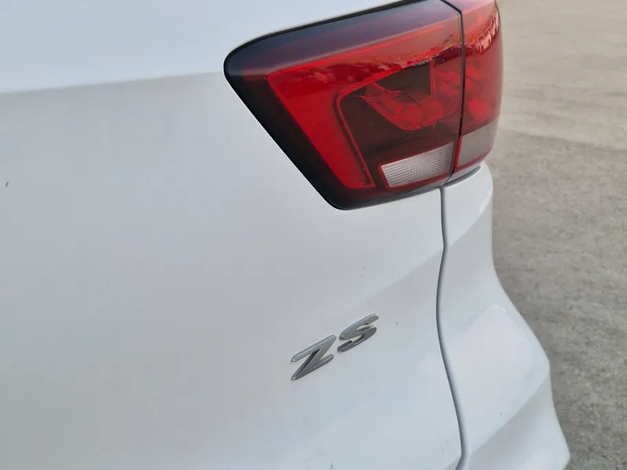 2023 MG ZS LUX