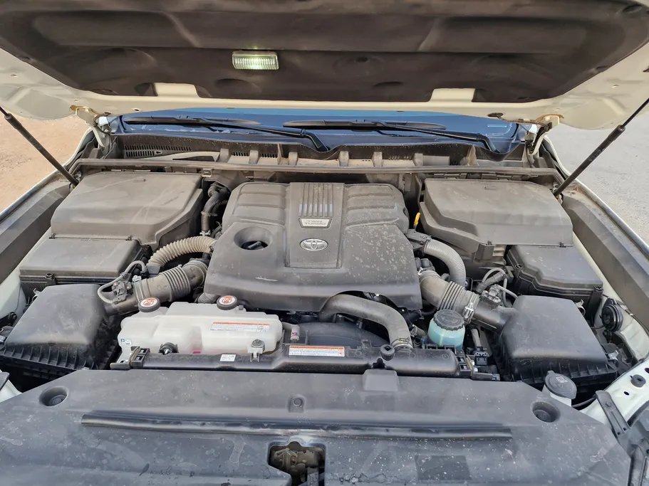 تويوتا لاندكروزر GXR4 2025