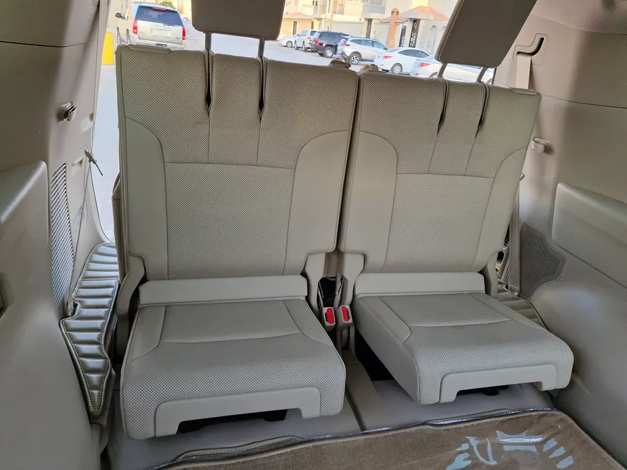تويوتا لاندكروزر GXR4 2025
