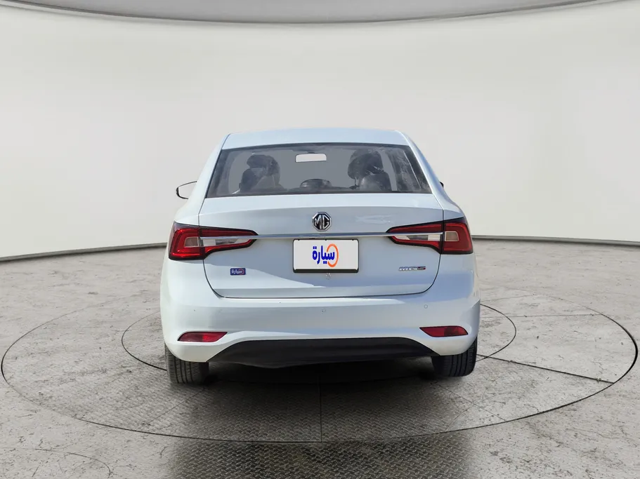 ام جي 5 LUX 2023 