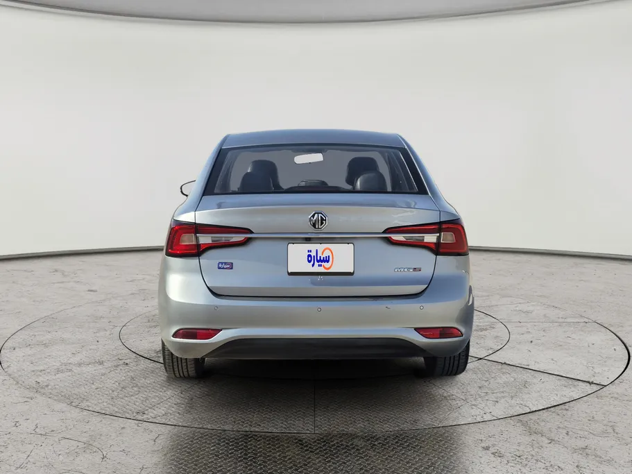 ام جي 5 LUX 2023 