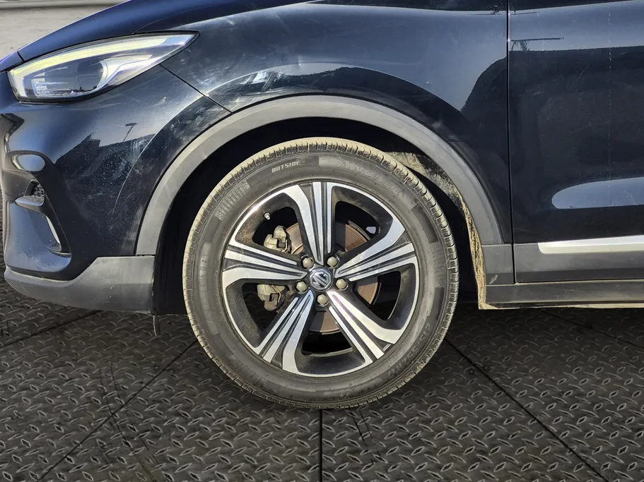 2023 MG ZS LUX 