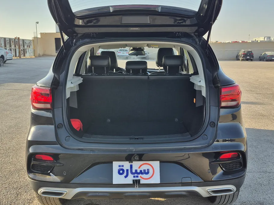 2023 MG ZS LUX 
