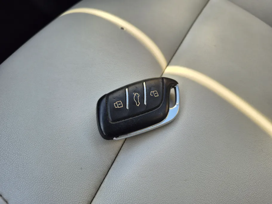 2023 MG ZS LUX 