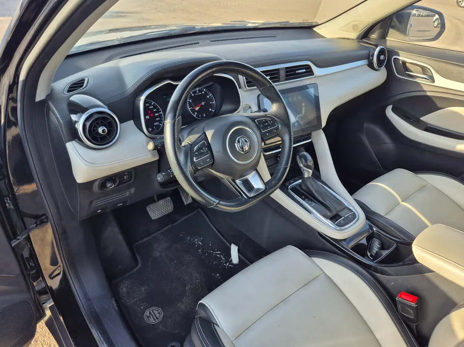 2023 MG ZS LUX 