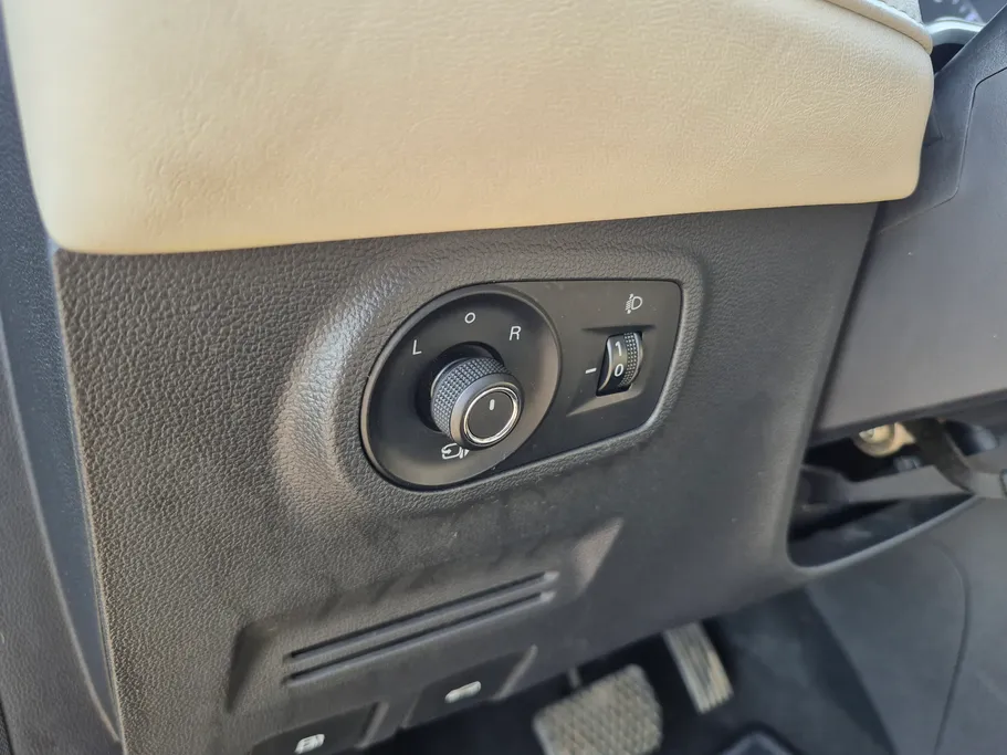 2023 MG ZS LUX 