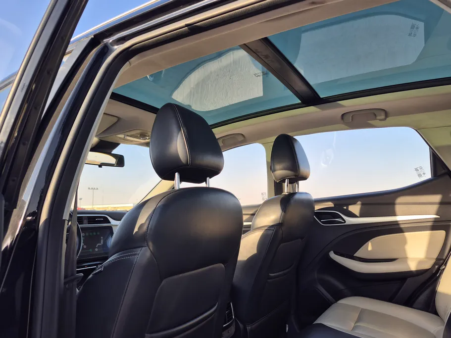 2023 MG ZS LUX 