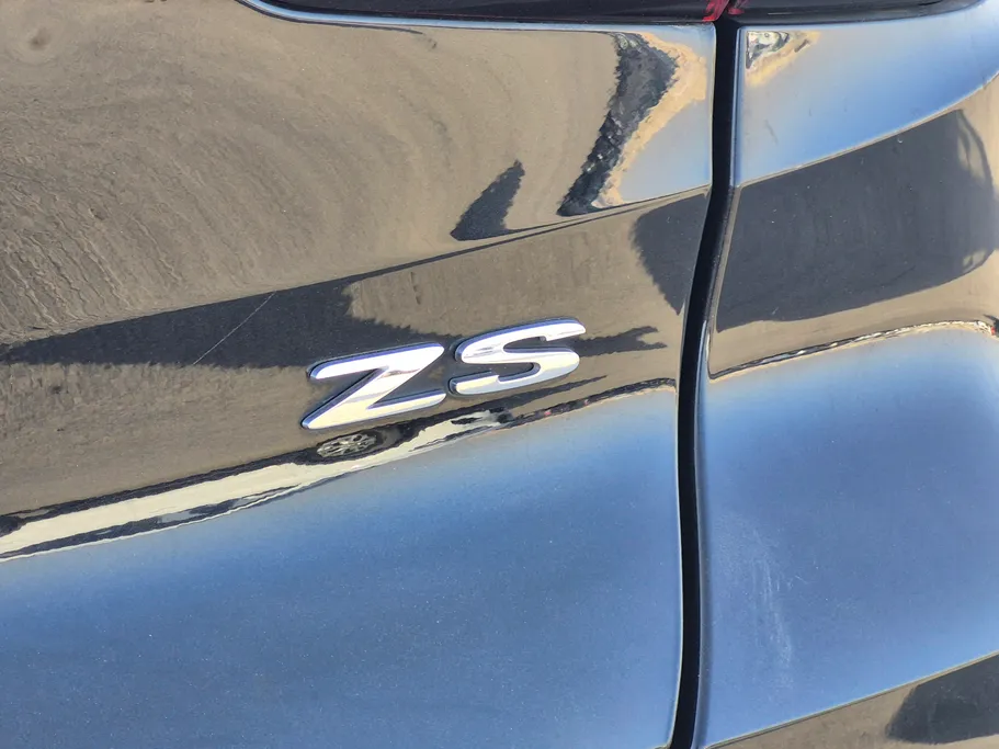 2023 MG ZS LUX 