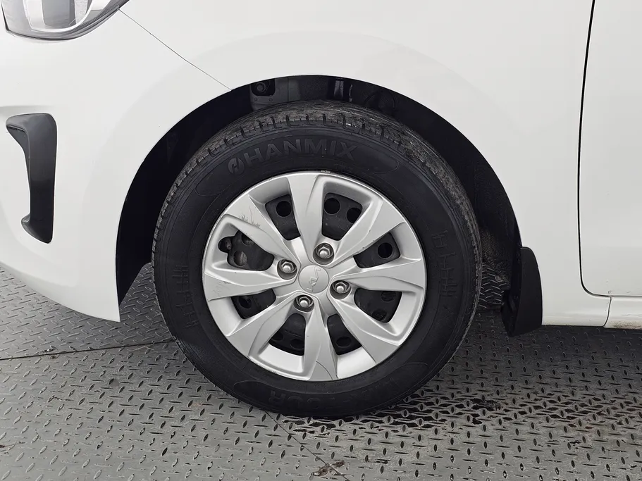 2022 Kia Pegas LX 