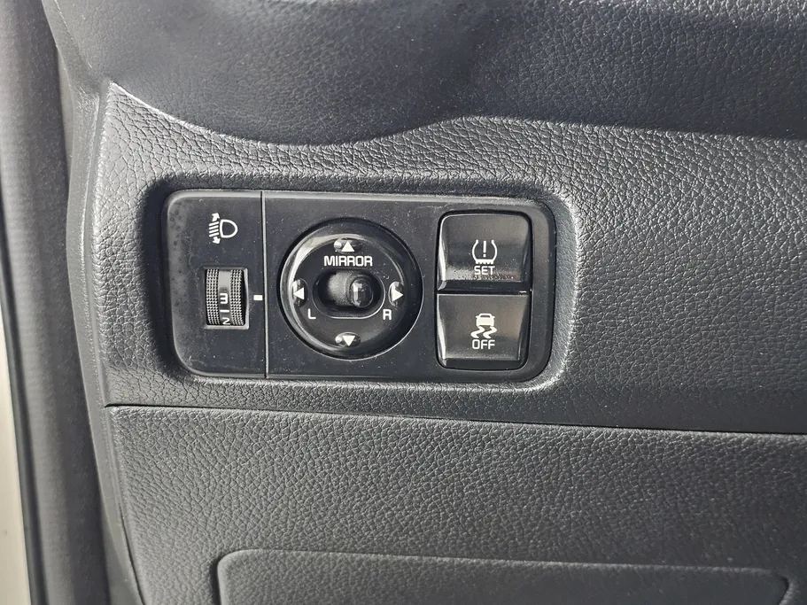 2022 Kia Pegas LX 