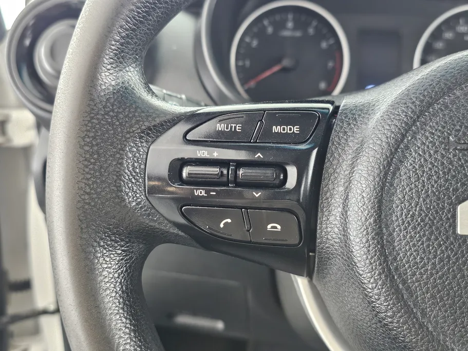 2022 Kia Pegas LX 