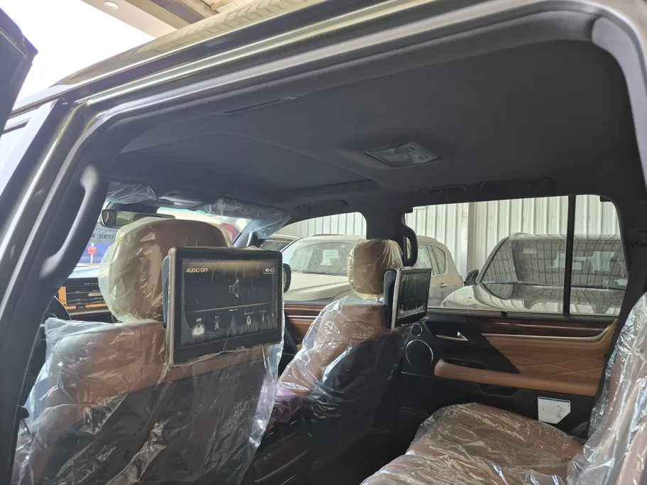 2021 Lexus LX 570 Black Ed. 