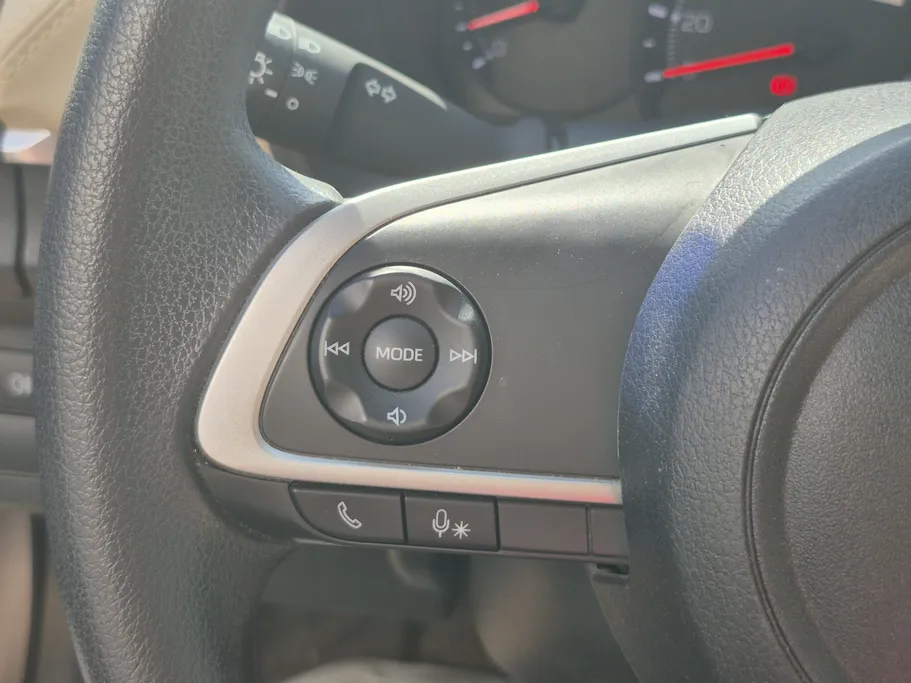 2024 Toyota Yaris  Y 
