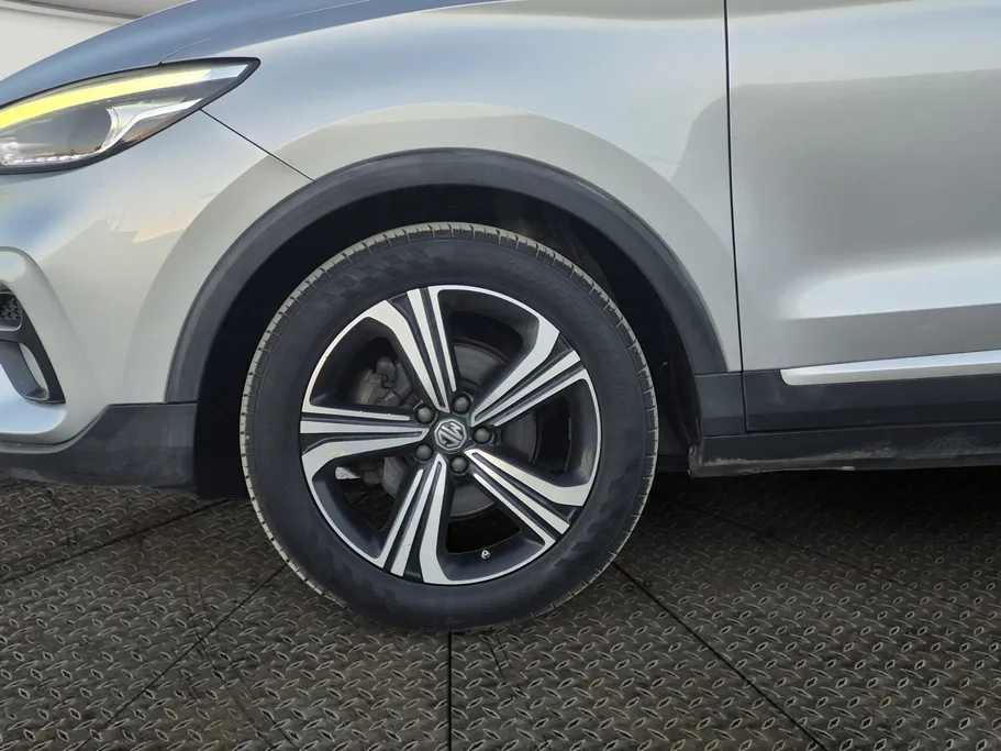 2022 MG ZS LUX 