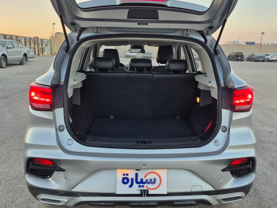 2022 MG ZS LUX 
