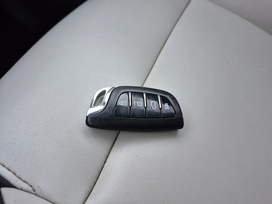 2022 MG ZS LUX 