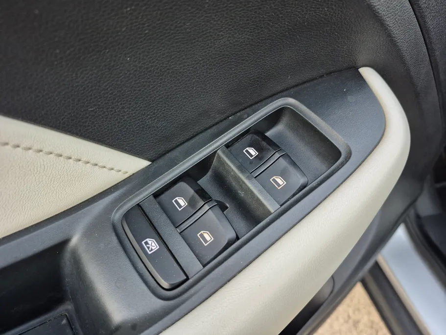 2022 MG ZS LUX 