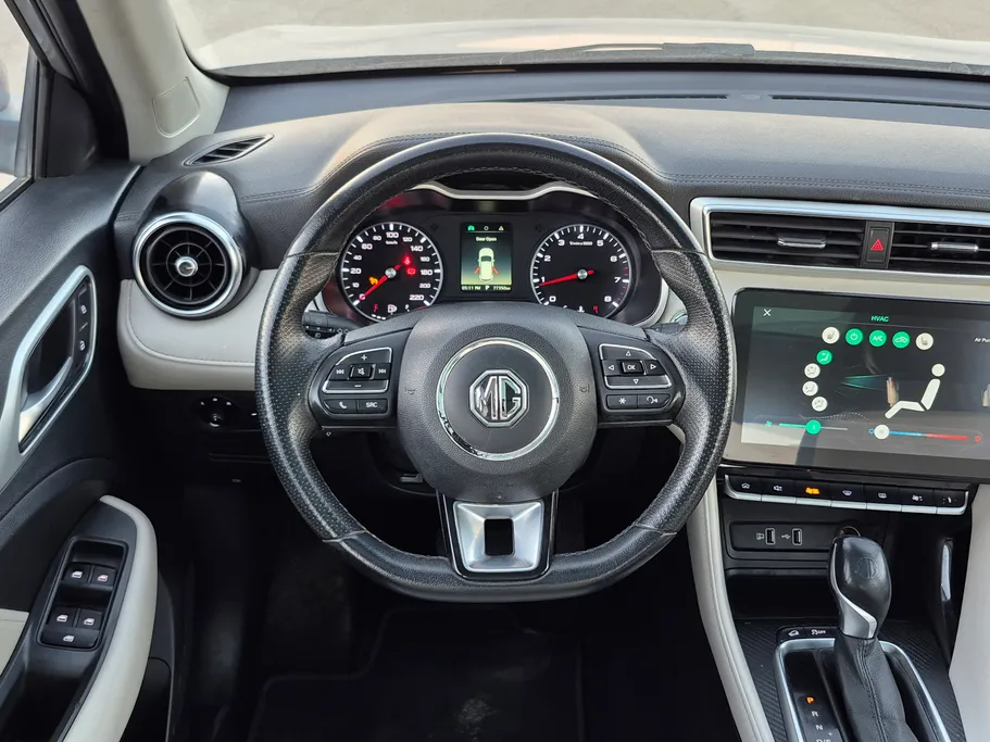 2022 MG ZS LUX 